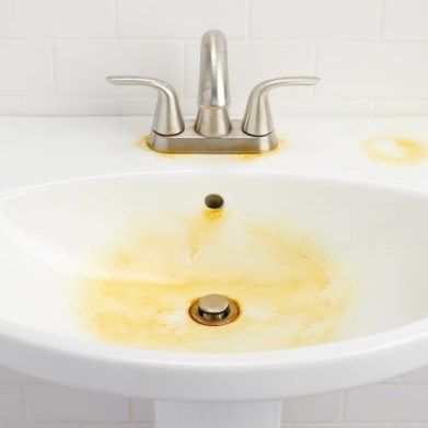 https://wp.culligan.com/wp-content/uploads/2022/03/iron-stains-rust-stains-on-sink.jpg